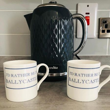 Ballycastle Town Centre Studio Apartment Dış mekan fotoğraf